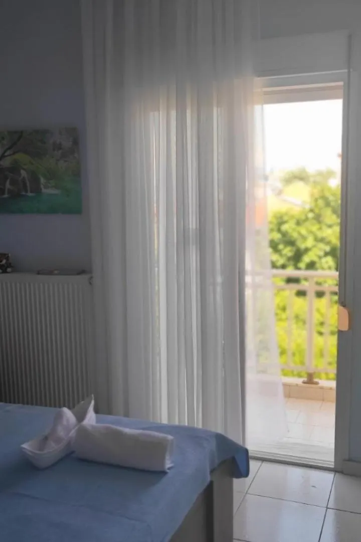 Fenia'S Apartment By The Sea Neo Epivates