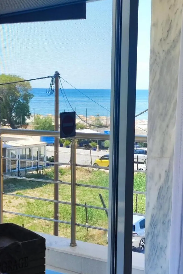 Fenia'S Apartment By The Sea Neo Epivates